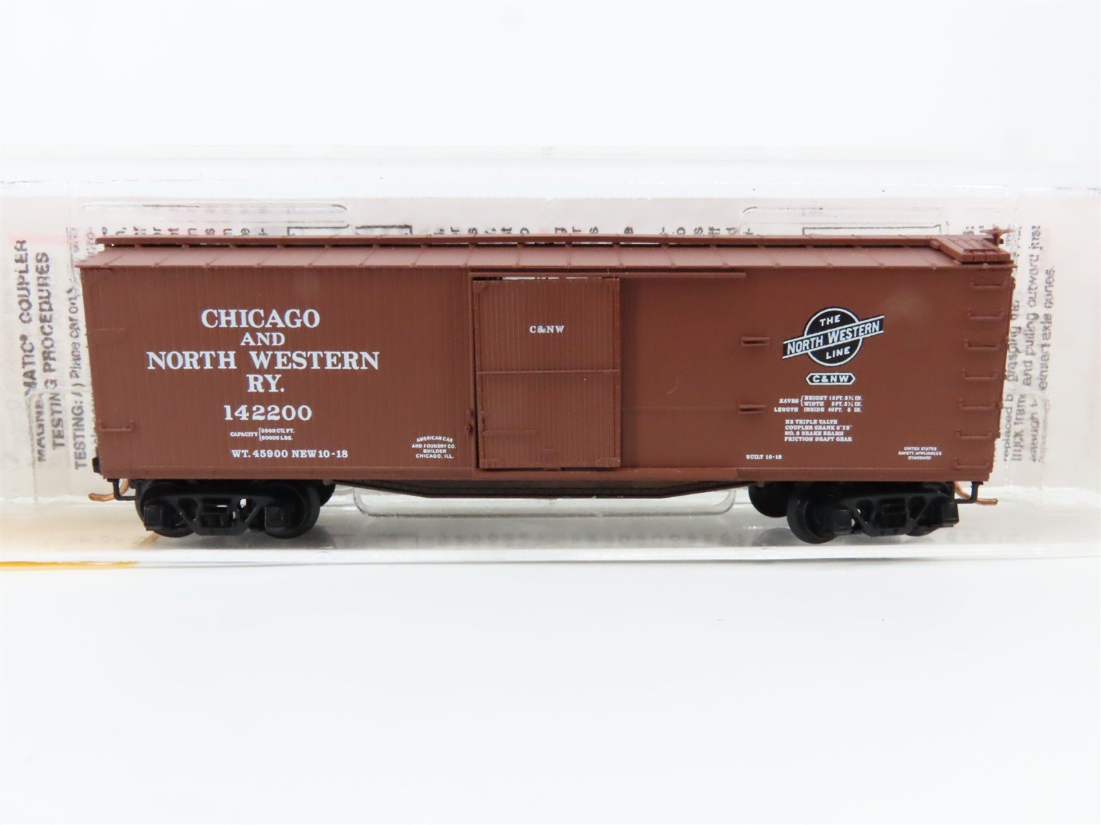 N Scale Micro-Trains 39160 C&NW Chicago & North Western 40' Box Car 142200 RTR