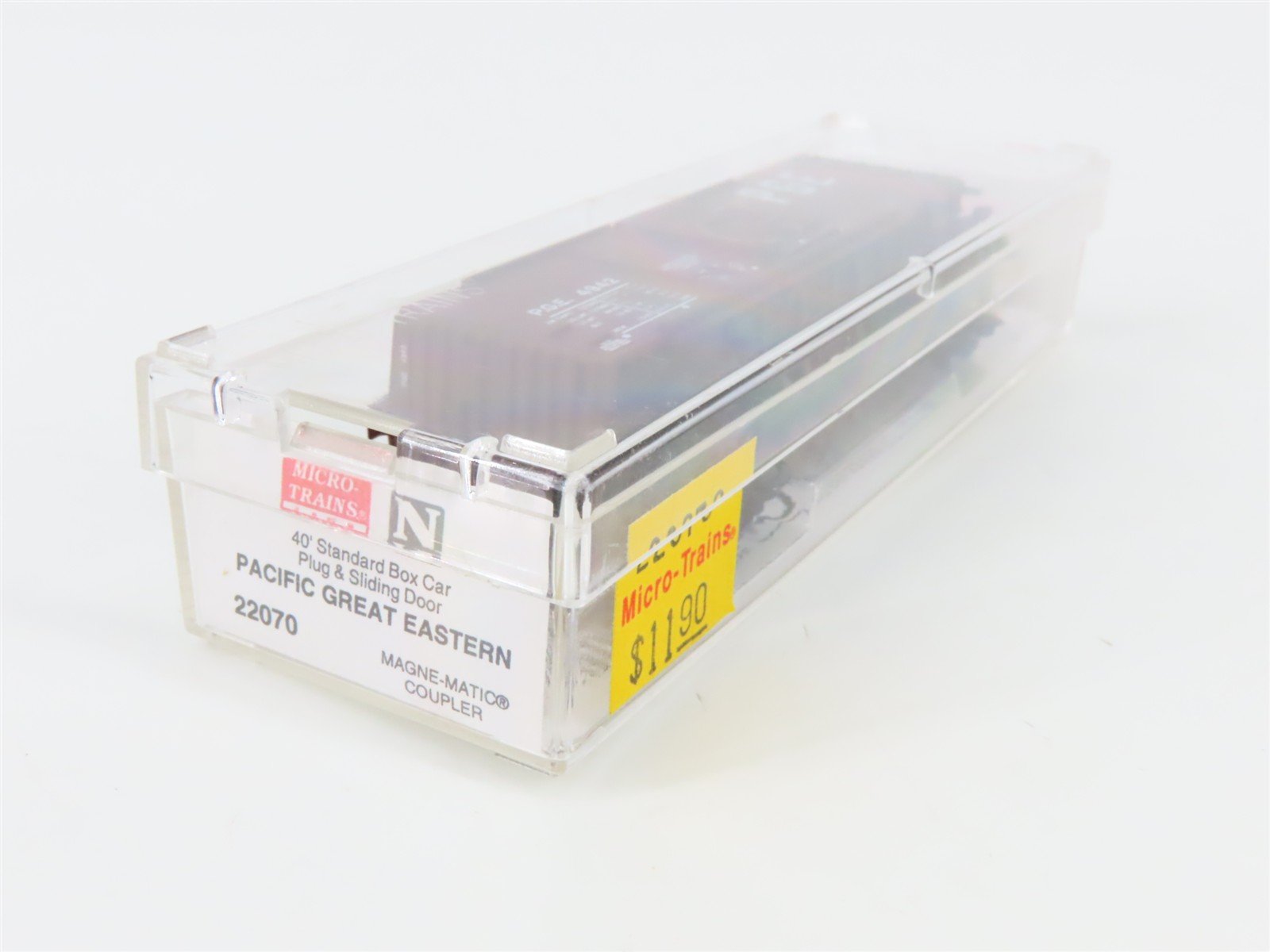 N Scale Micro-Trains 22070 PGE Pacific Great Eastern 40' Box Car 4942 RTR