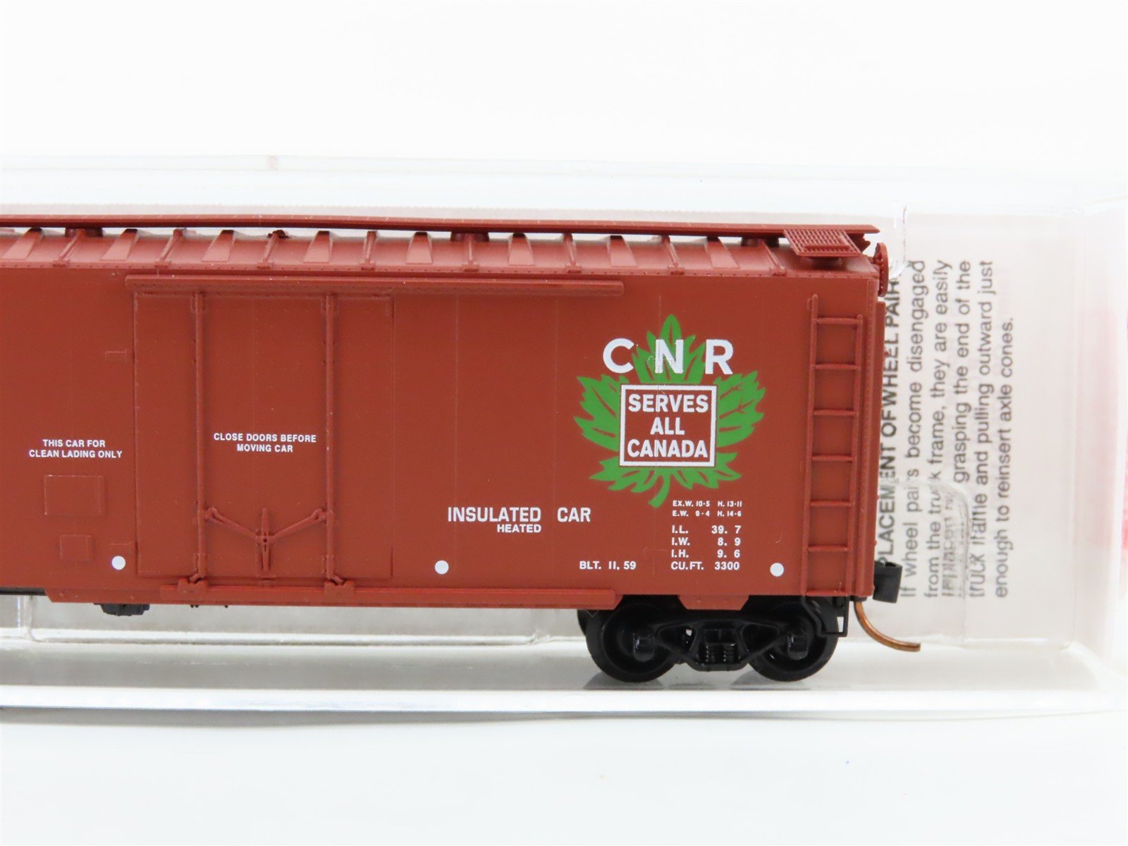 N Scale Micro-Trains 21120 CN Canadian National 40' Plug Door Box Car 290159 RTR