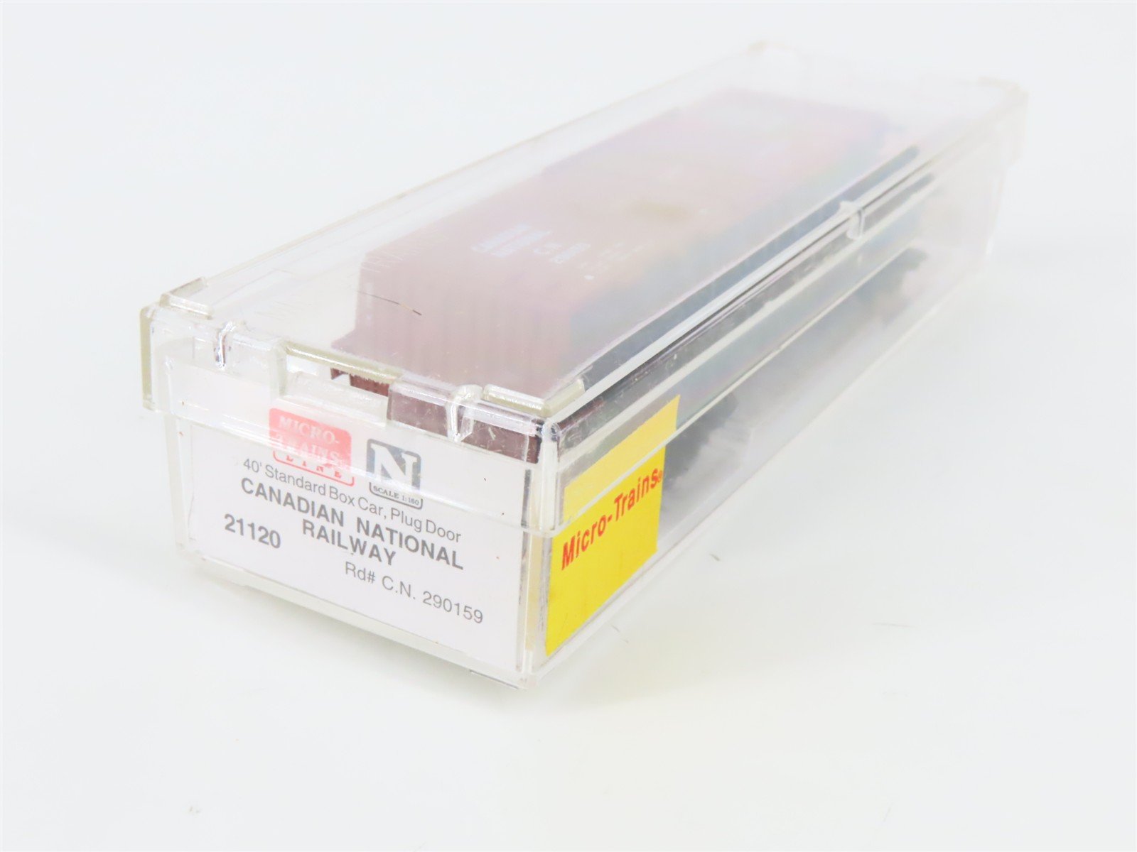 N Scale Micro-Trains 21120 CN Canadian National 40' Plug Door Box Car 290159 RTR