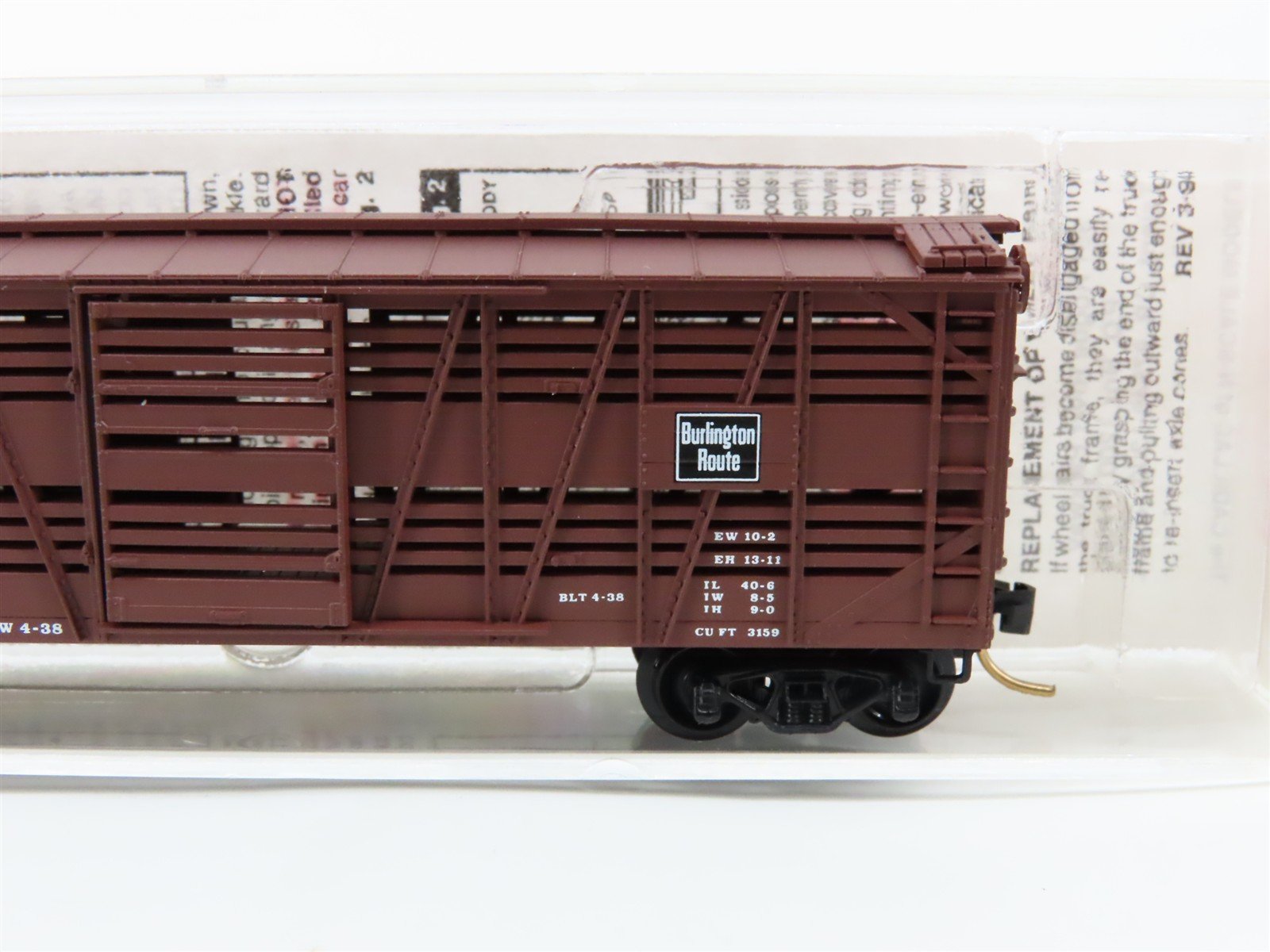N Scale Micro-Trains 35130 Chicago, Burlington & Quincy 40' Stock/Cattle Car RTR