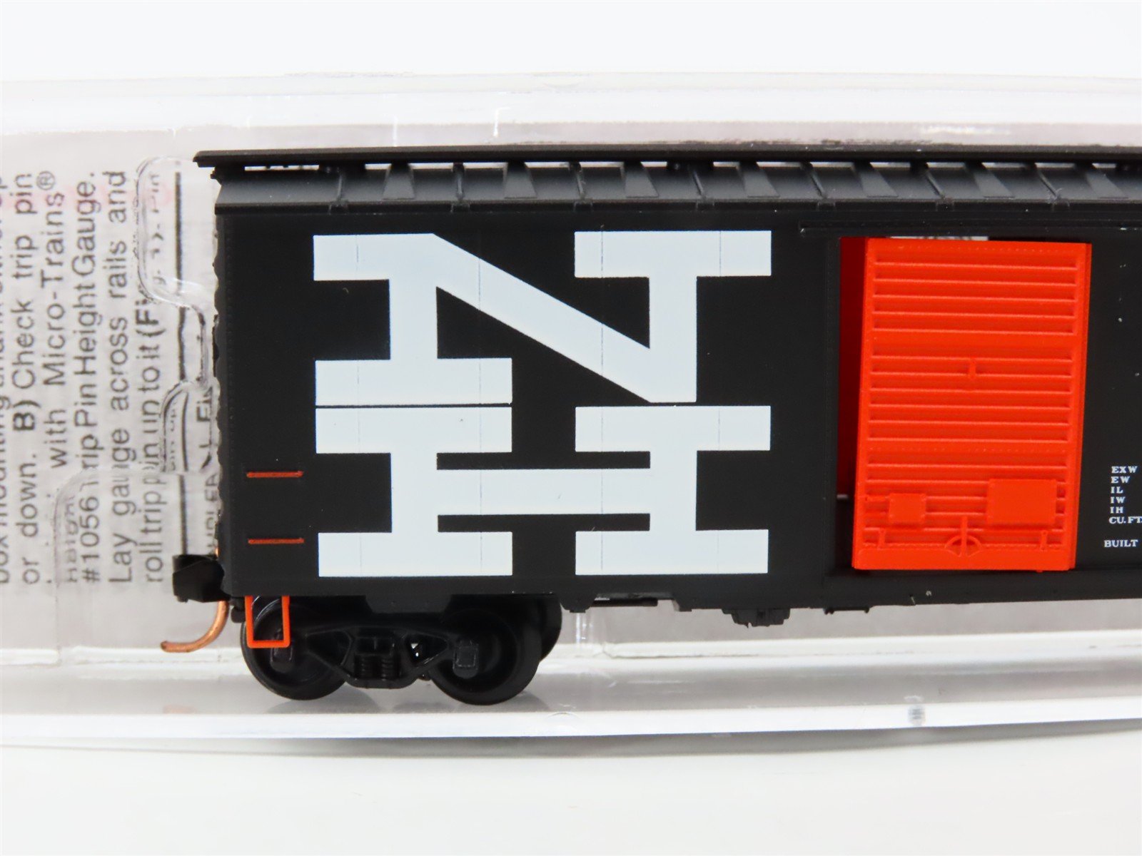 N Scale Micro-Trains 20556 NH New Haven 40' Box Car 36833 RTR