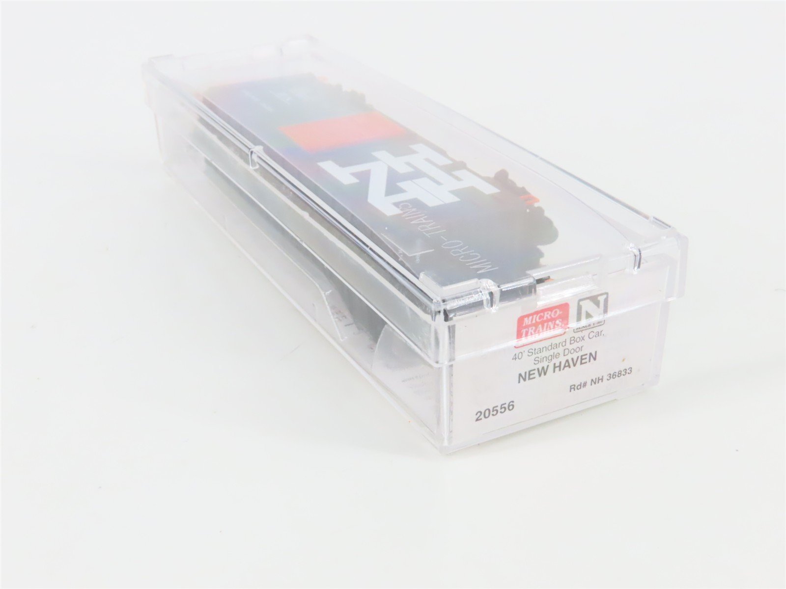 N Scale Micro-Trains 20556 NH New Haven 40' Box Car 36833 RTR