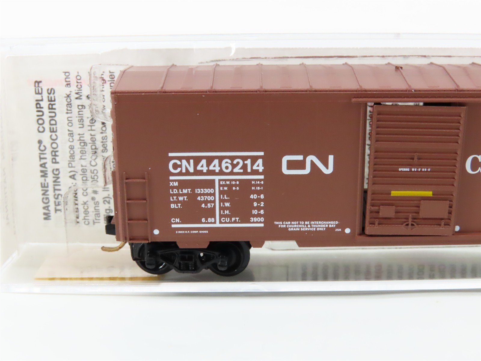 N Scale Micro-Trains 24280 CN Canadian National 40' Box Car 446214 RTR