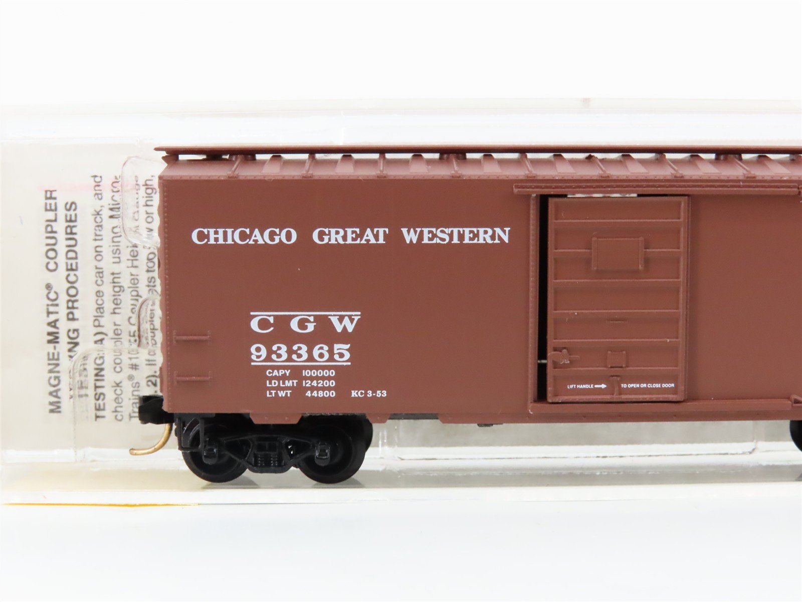 N Scale Micro-Trains 20466 CGW Chicago Great Western 40' Box Car 93365 RTR