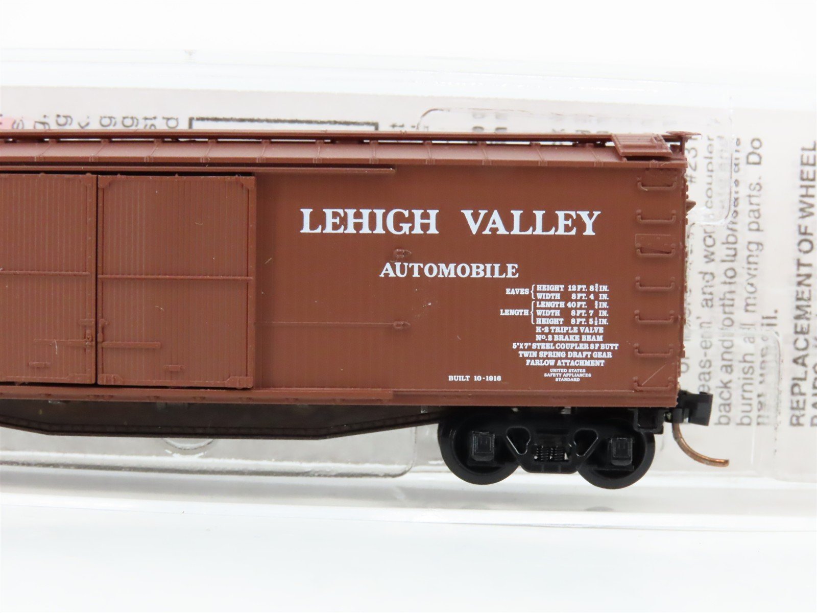 N Scale Micro-Trains 41020 LV Lehigh Valley 40' Box Car 79003 RTR