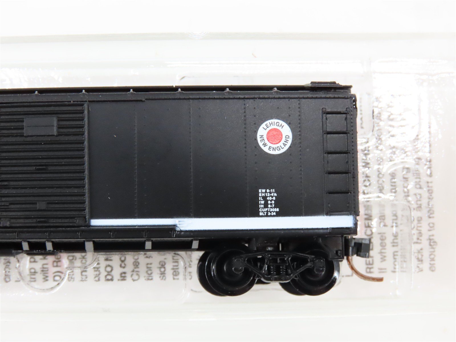 N Scale Micro-Trains 120030 LNE Lehigh & New England 40' Box Car 8484 RTR