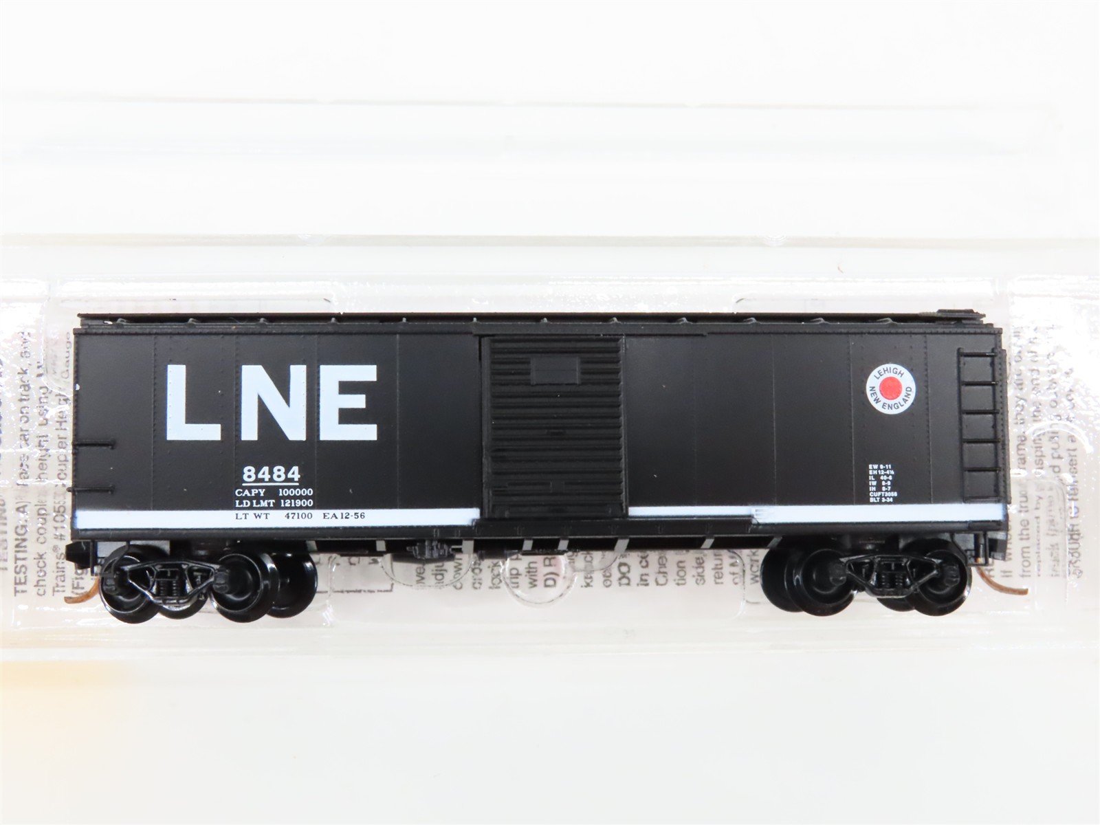 N Scale Micro-Trains 120030 LNE Lehigh & New England 40' Box Car 8484 RTR