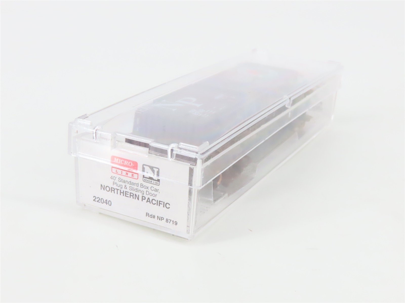 N Scale Micro-Trains 22040 NP Northern Pacific 40' Box Car 8719 RTR