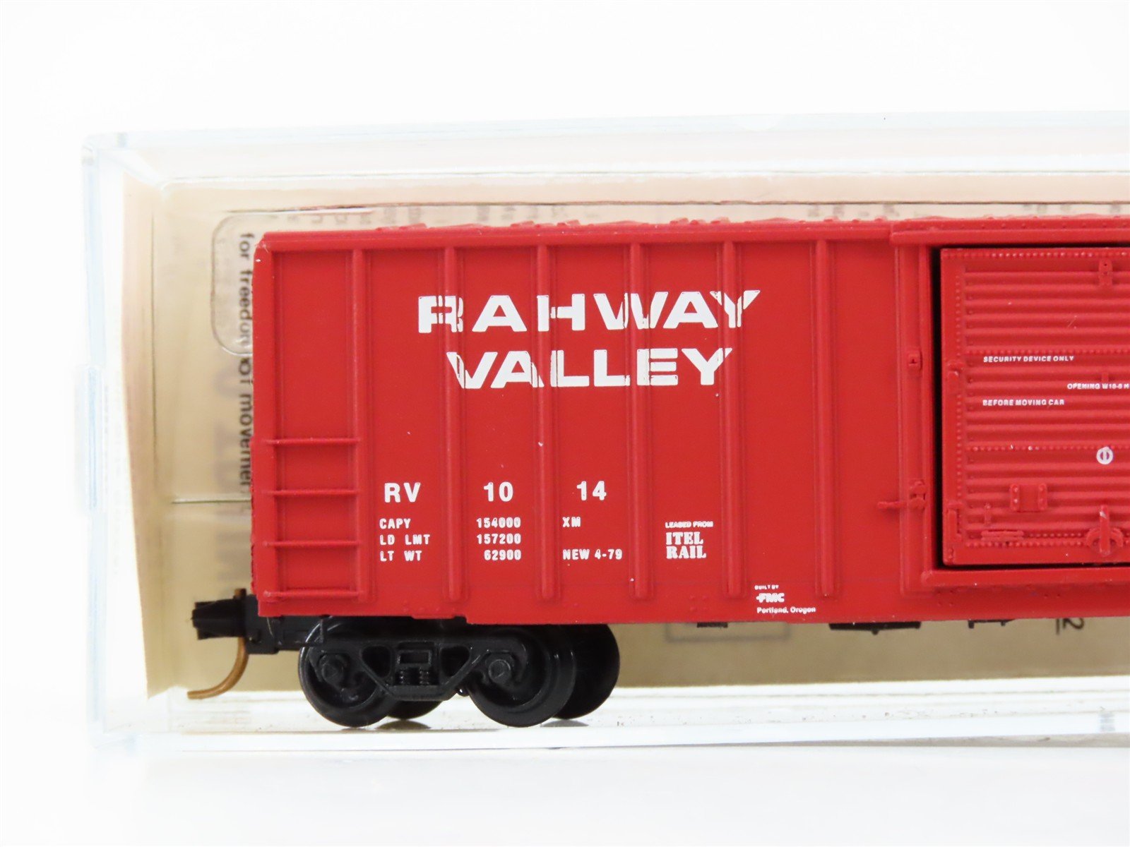 N Scale Micro-Trains 25090 RV Rahway Valley 50' Box Car 1014 RTR