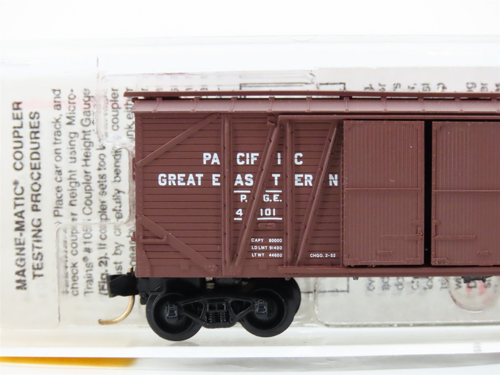 N Scale Micro-Trains 29080 PGE Pacific Great Eastern 40' Box Car 4101 RTR