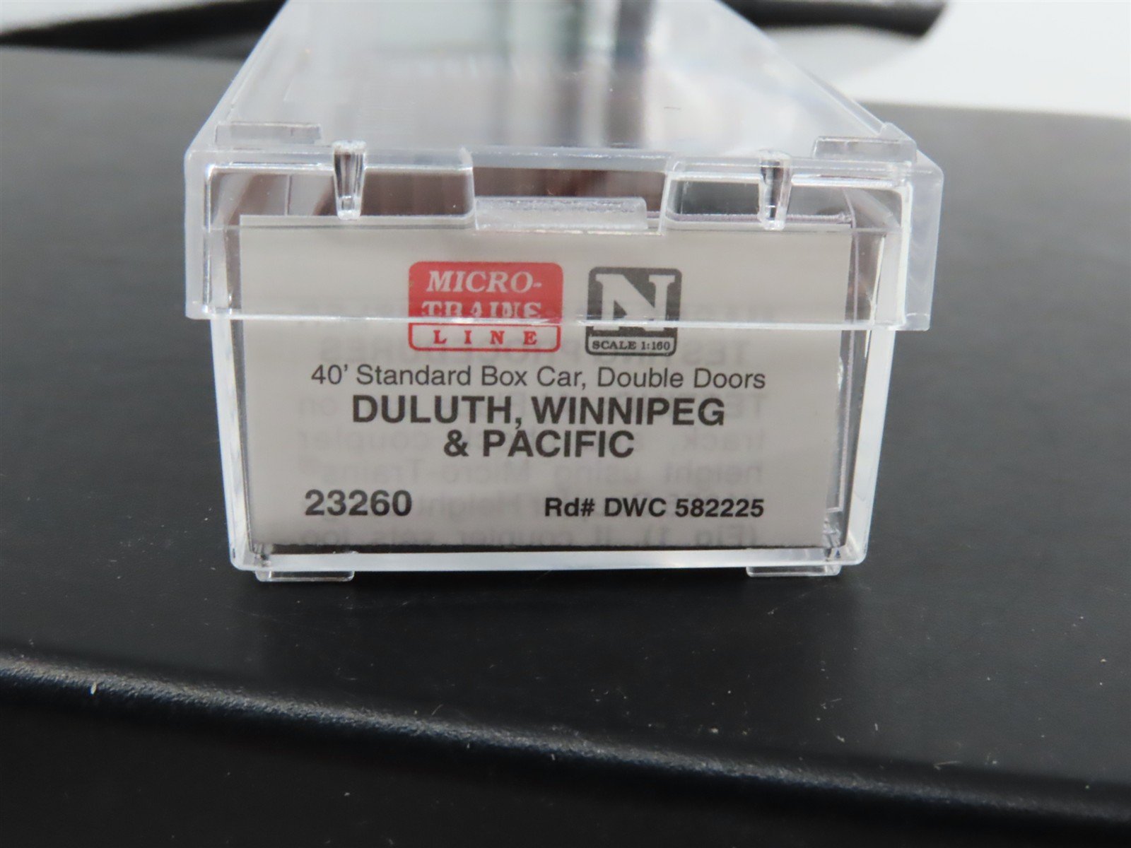 N Scale Micro-Trains 23260 DWC Duluth, Winnipeg & Pacific 40' Box Car 582225 RTR