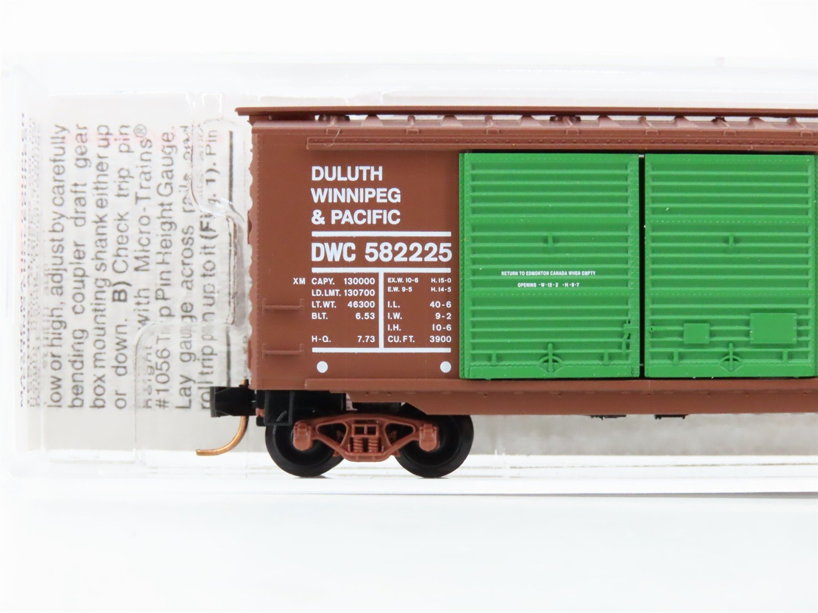 N Scale Micro-Trains 23260 DWC Duluth, Winnipeg & Pacific 40' Box Car 582225 RTR