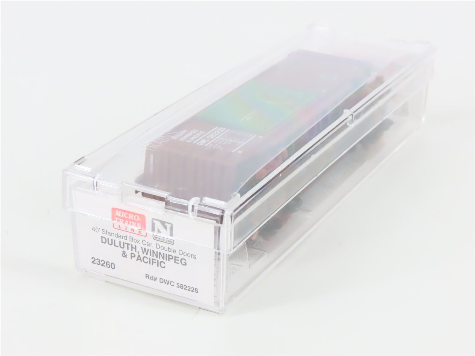 N Scale Micro-Trains 23260 DWC Duluth, Winnipeg & Pacific 40' Box Car 582225 RTR