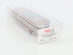 N Scale Micro-Trains 23260 DWC Duluth, Winnipeg & Pacific 40' Box Car 582225 RTR
