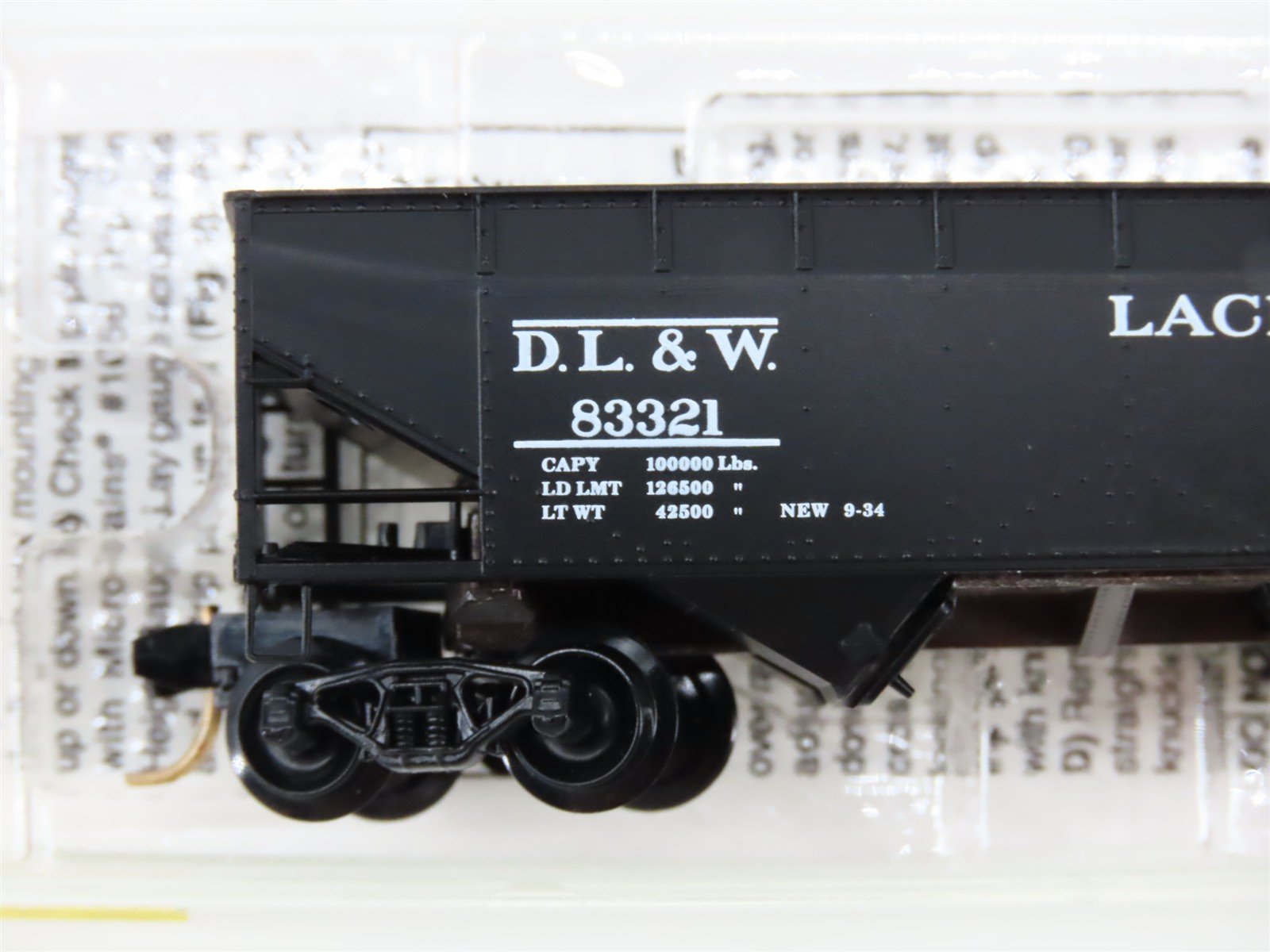 N Scale Micro-Trains 55130 Delaware, Lackawanna & Western 33' 2-Bay Hopper RTR