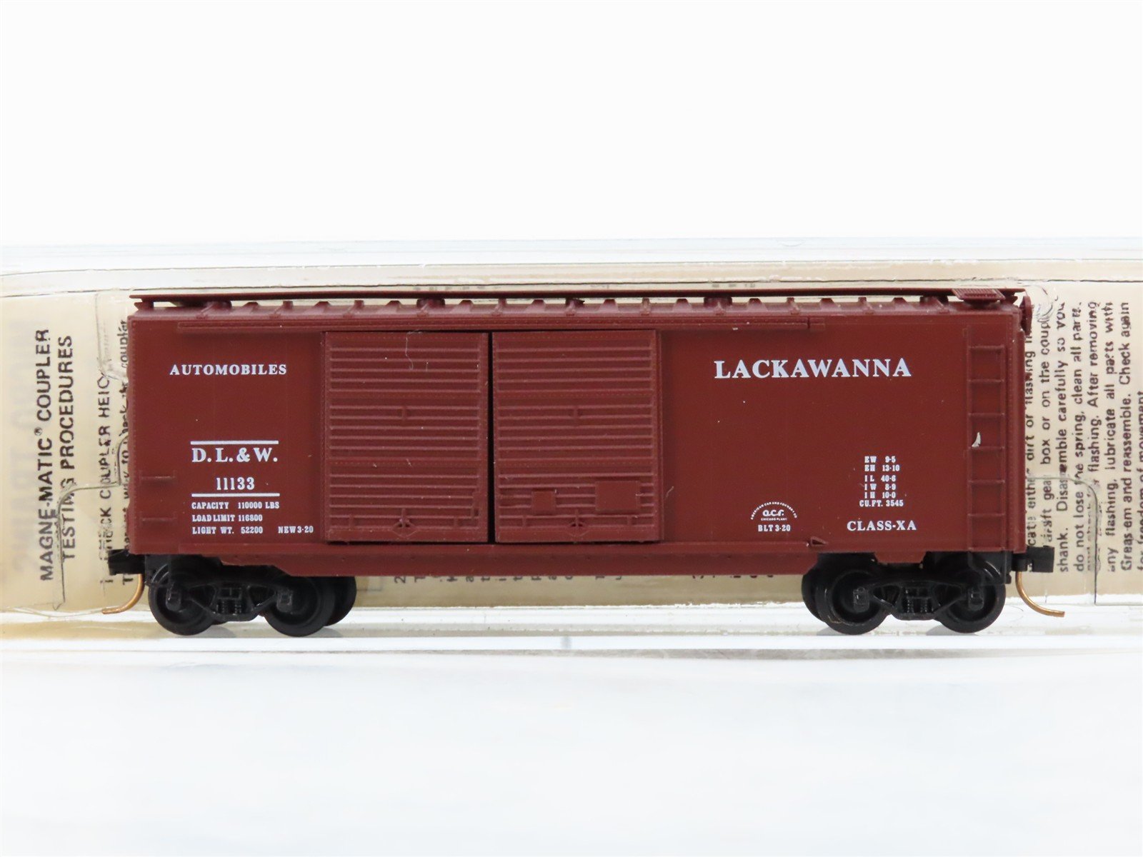 N Scale Micro-Trains 23110 DLW Lackawanna 40' Double Door Box Car 11133 RTR