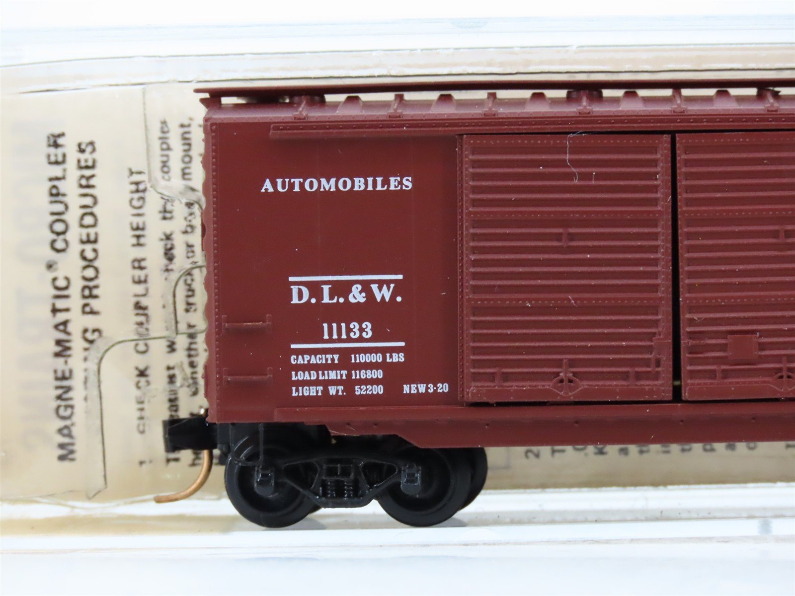 N Scale Micro-Trains 23110 DLW Lackawanna 40' Double Door Box Car 11133 RTR