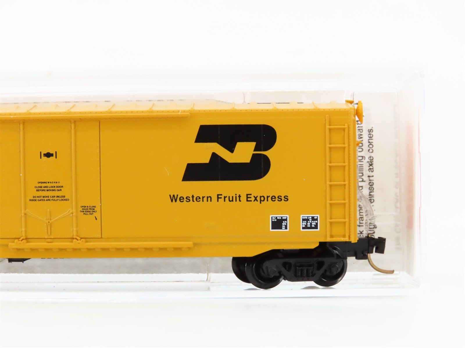 N Scale Micro-Trains 38160 BN Burlington Northern 50' Box Car 745461 RTR