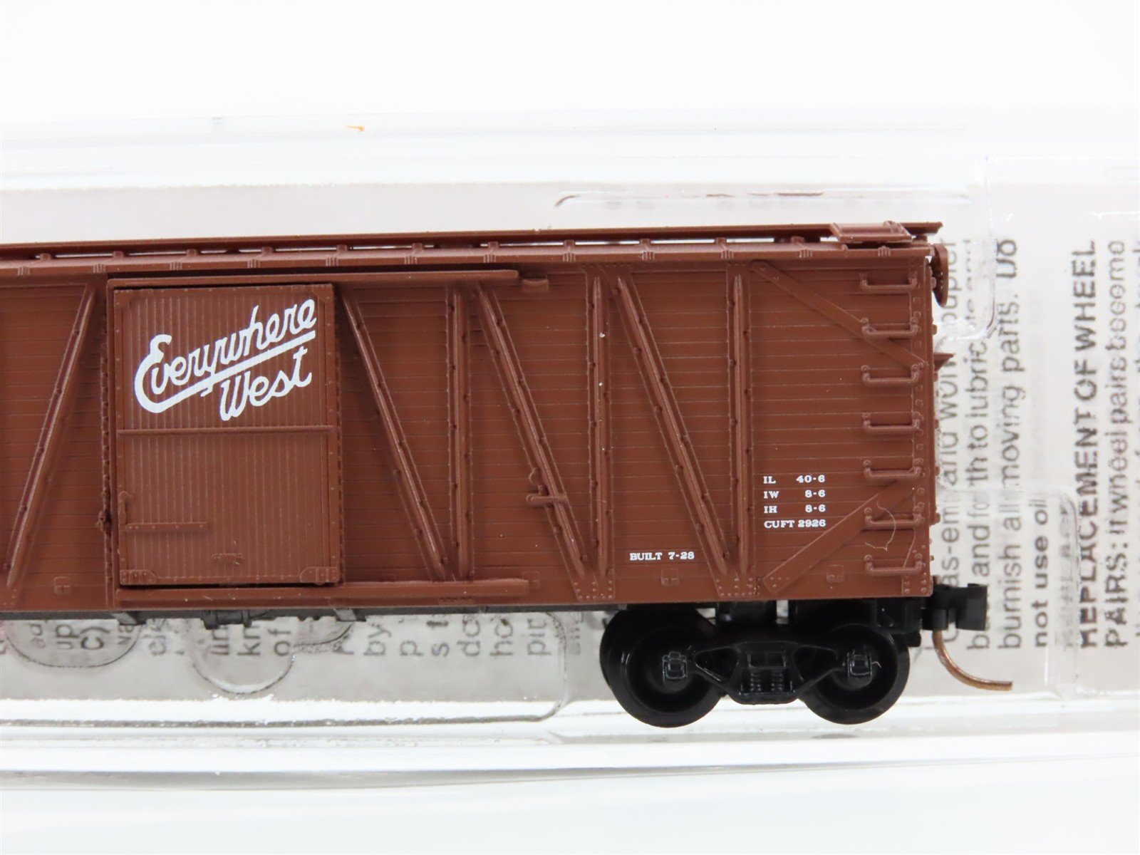 N Scale Micro-Trains 28150 CB&Q Chicago, Burlington & Quincy 40' Box Car RTR