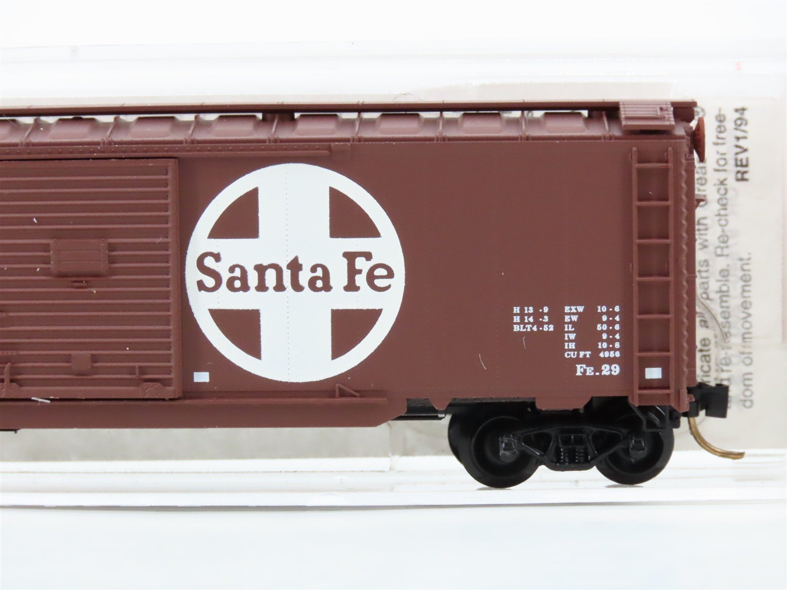 N Scale Micro-Trains 78060 ATSF Santa Fe 50' Auto Box Car 9870 RTR
