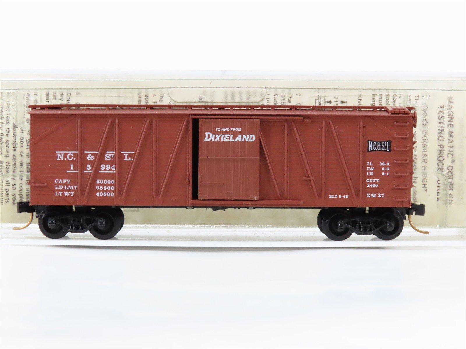 N Scale Micro-Trains 28110 Nashville, Chattanooga & St. Louis 40' Box Car RTR