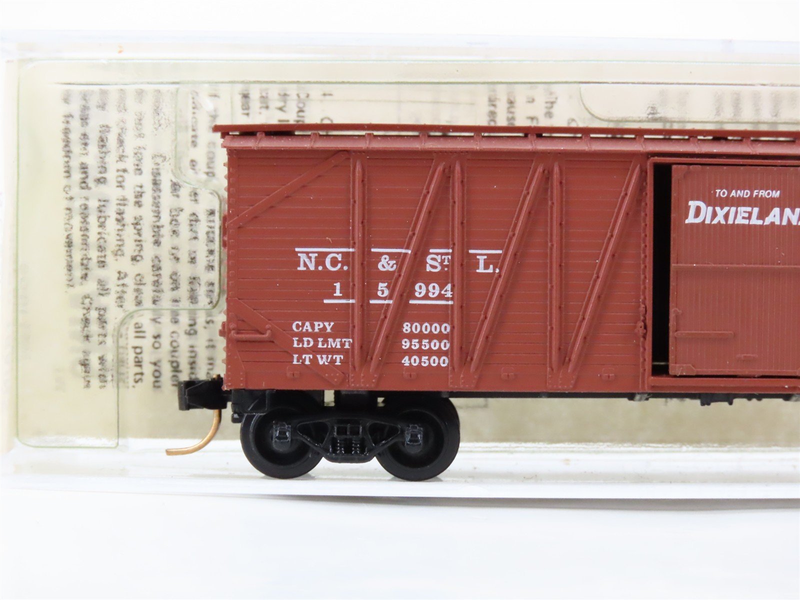 N Scale Micro-Trains 28110 Nashville, Chattanooga & St. Louis 40' Box Car RTR