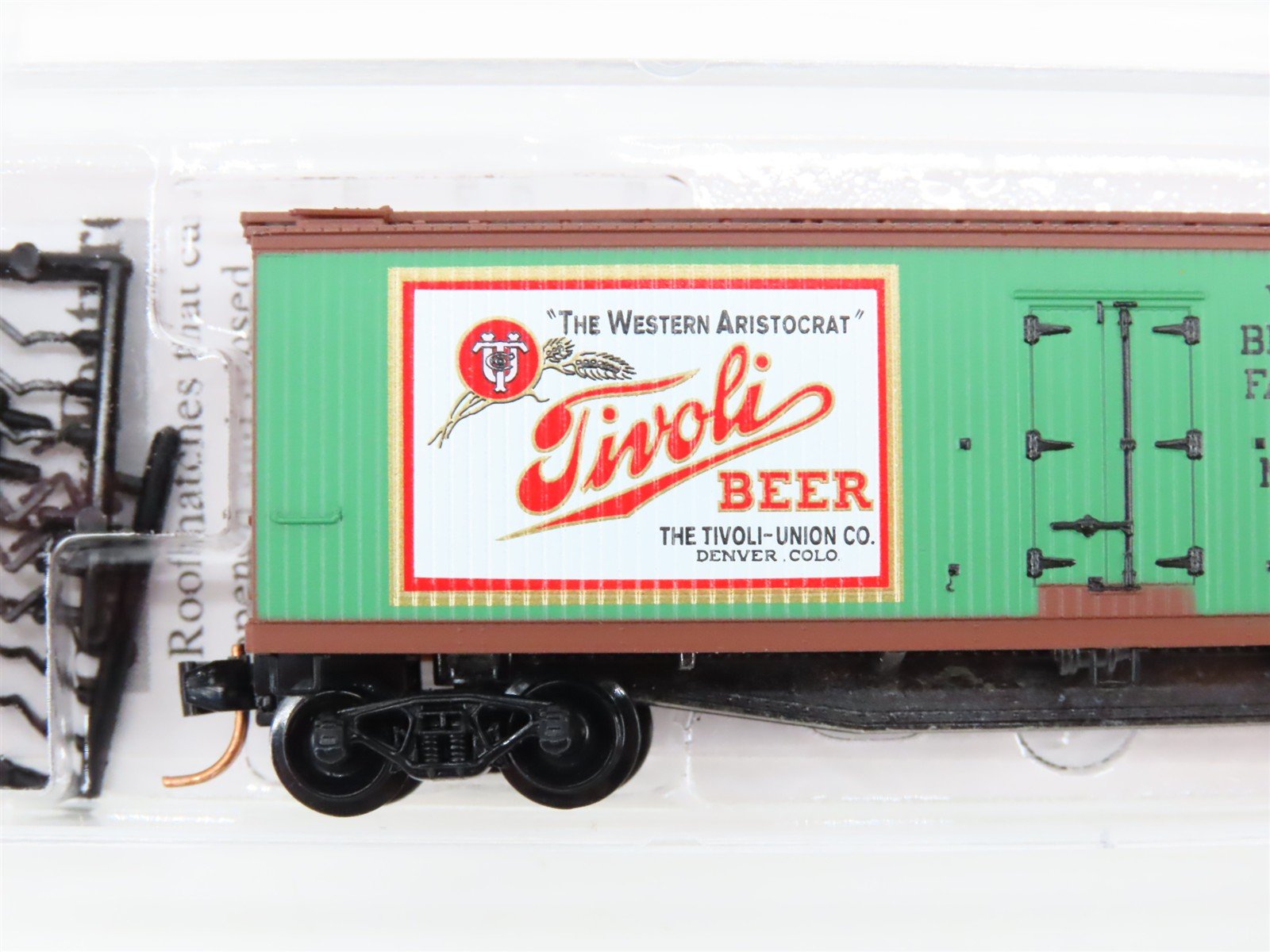 N Scale Micro-Trains 49440 TUX Tivoli Beer Northern 40' Reefer 5101 RTR