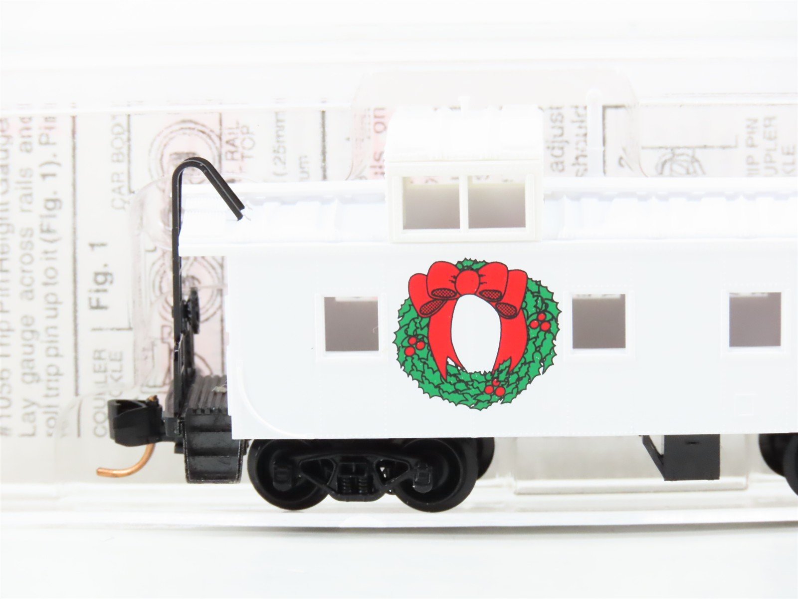 N Scale Micro-Trains 100090 MTL Micro-Trains Line 36' Offset Cupola Caboose RTR