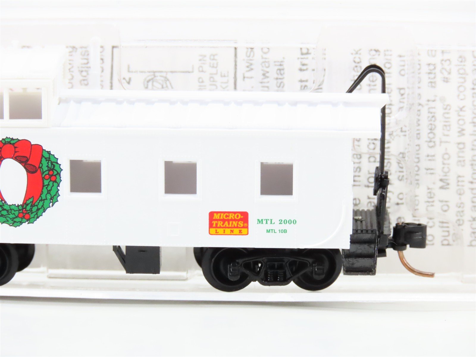 N Scale Micro-Trains 100090 MTL Micro-Trains Line 36' Offset Cupola Caboose RTR