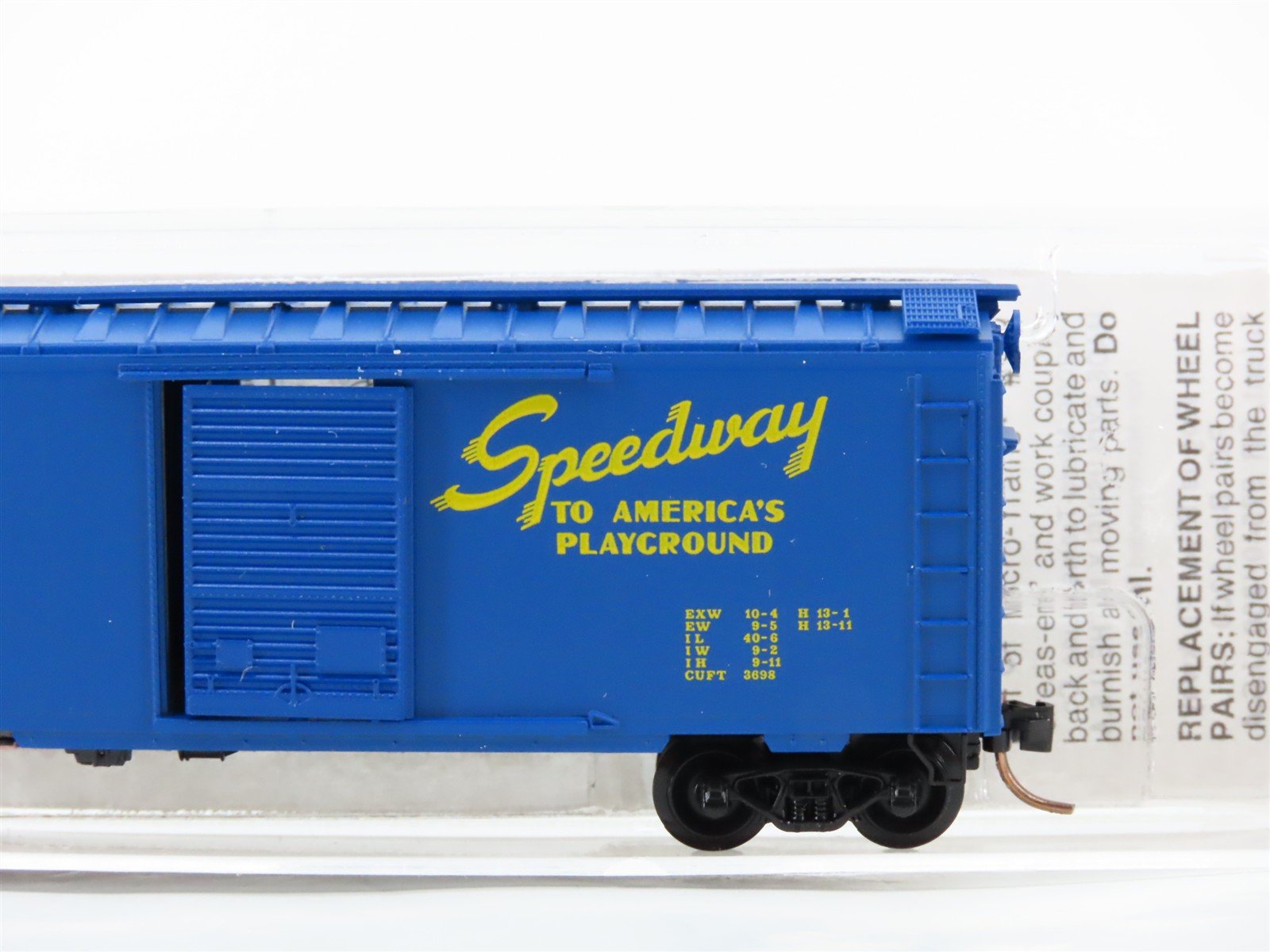 N Scale Micro-Trains 20096 FEC Florida East Coast 40' Box Car 21050 RTR
