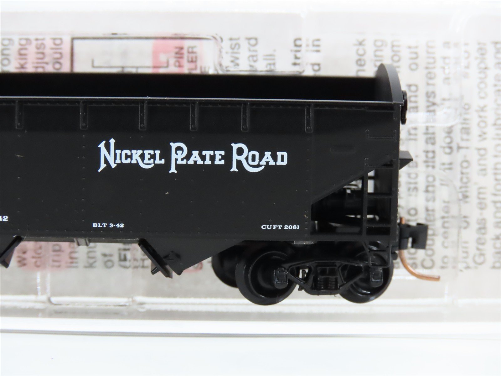 N Scale Micro-Trains 87020 NKP Nickel Plate Road 33' 2-Bay Hopper 33324 RTR