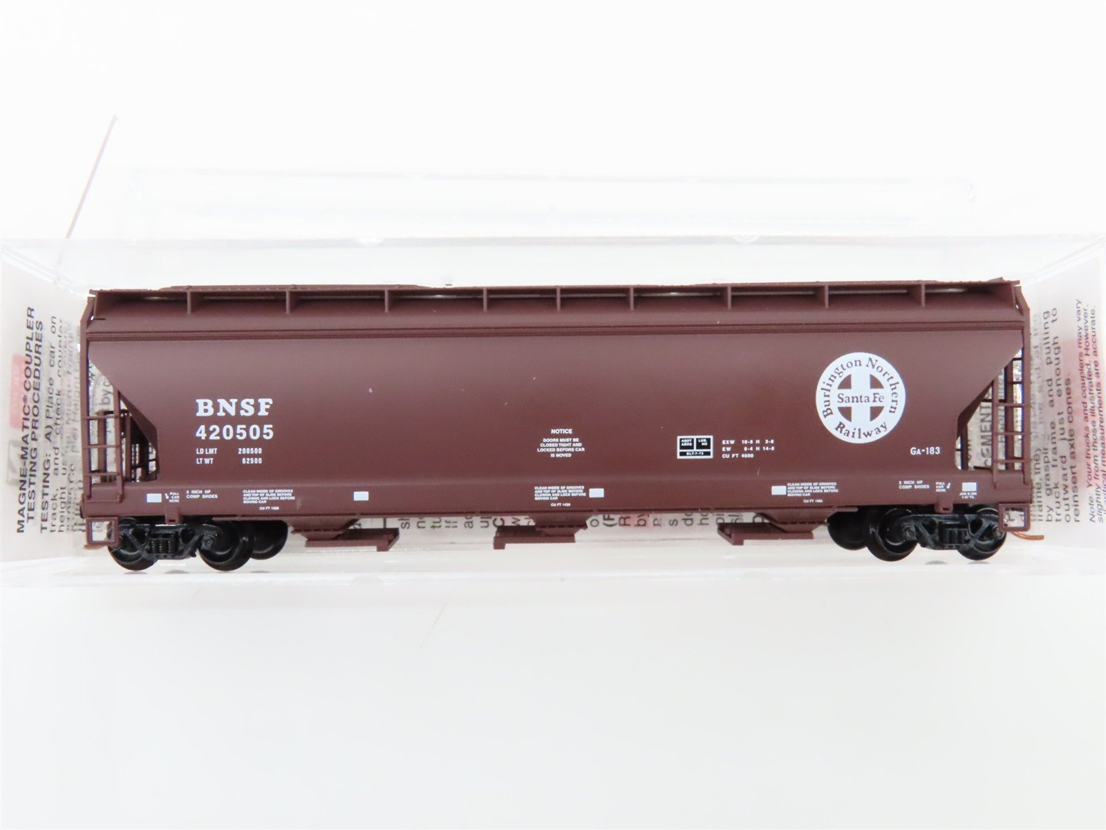 N Scale Micro-Trains 94180 BNSF Railway 3-Bay Covered Hopper 420505 RTR