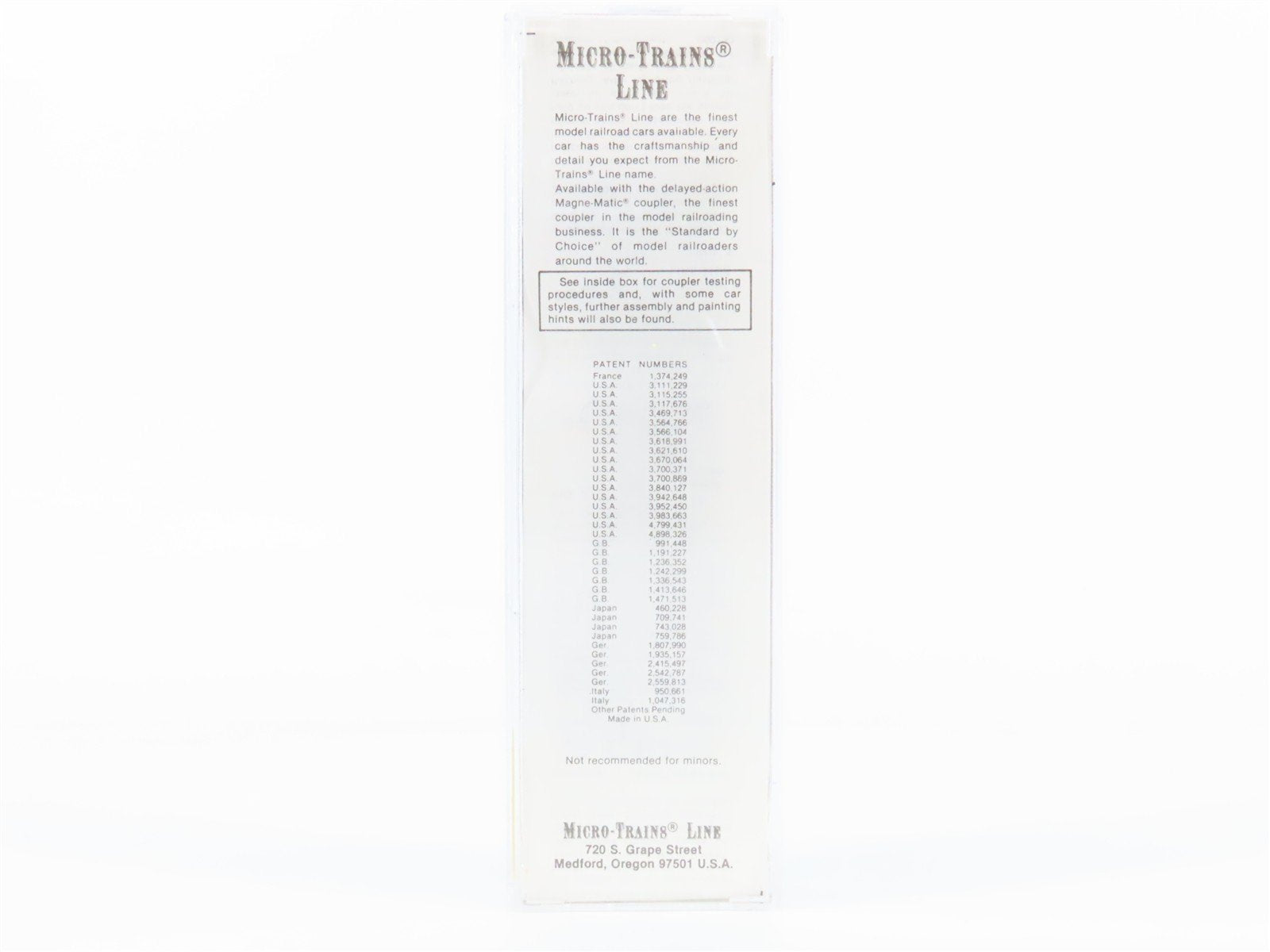 N Scale Micro-Trains 29030 NP Northern Pacific 40' Box Car 8002 RTR