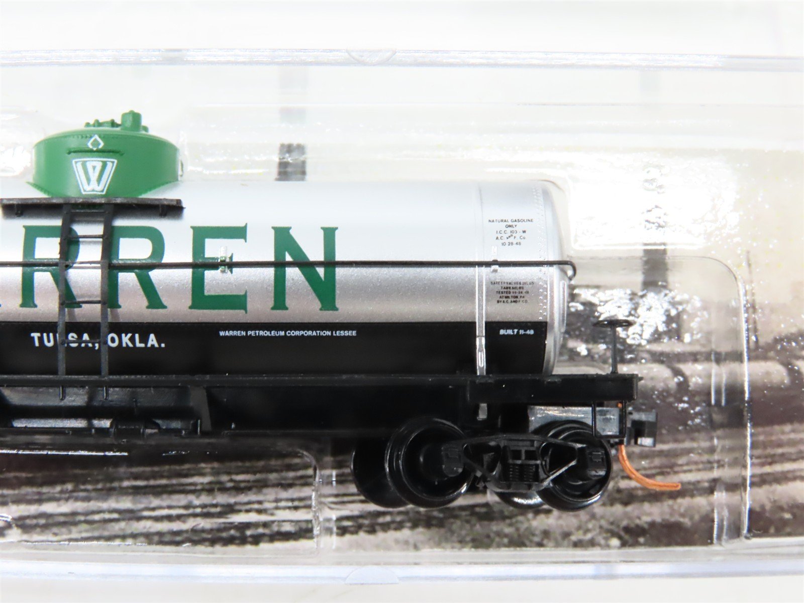 N Scale Micro-Trains 06500740 WRNX Warren Petroleum 39' Single Dome Tank Car RTR