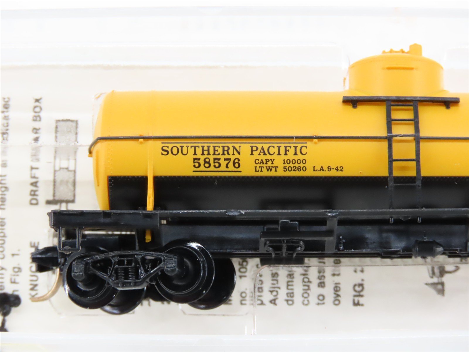 N Scale Micro-Trains 65260 SP Southern Pacific 39' Tank Car 58576 RTR