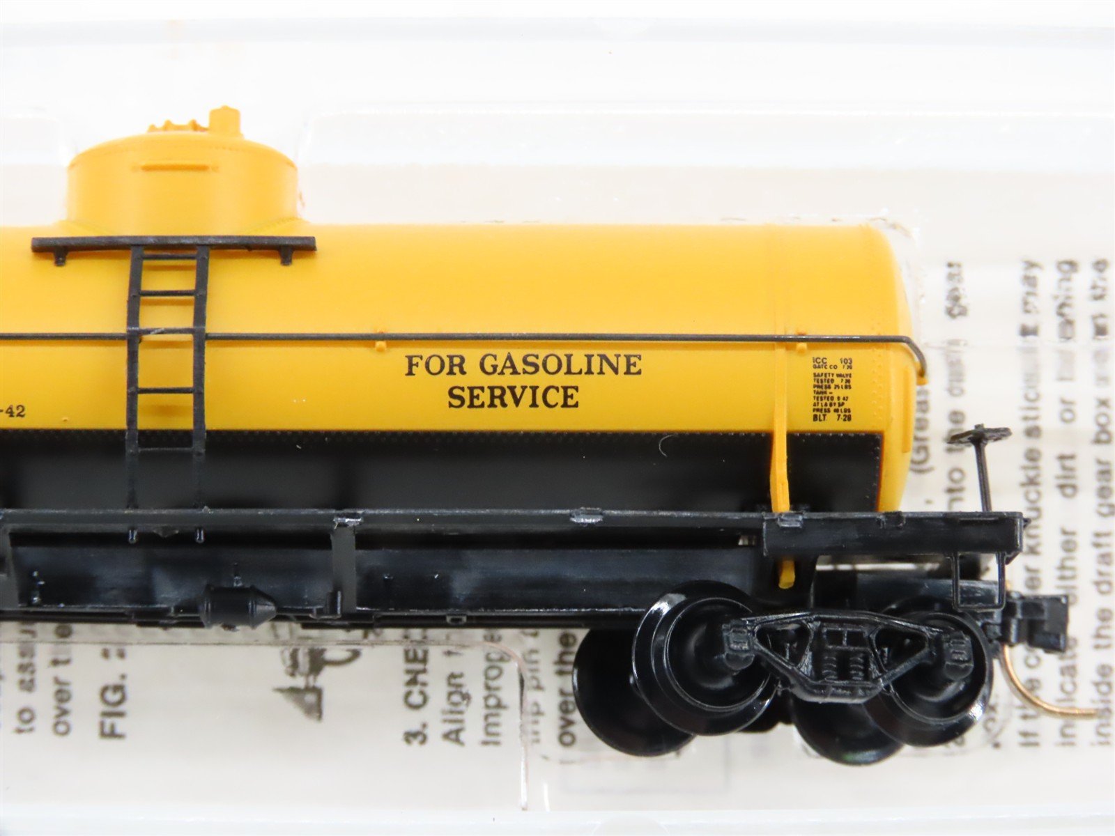 N Scale Micro-Trains 65260 SP Southern Pacific 39' Tank Car 58576 RTR