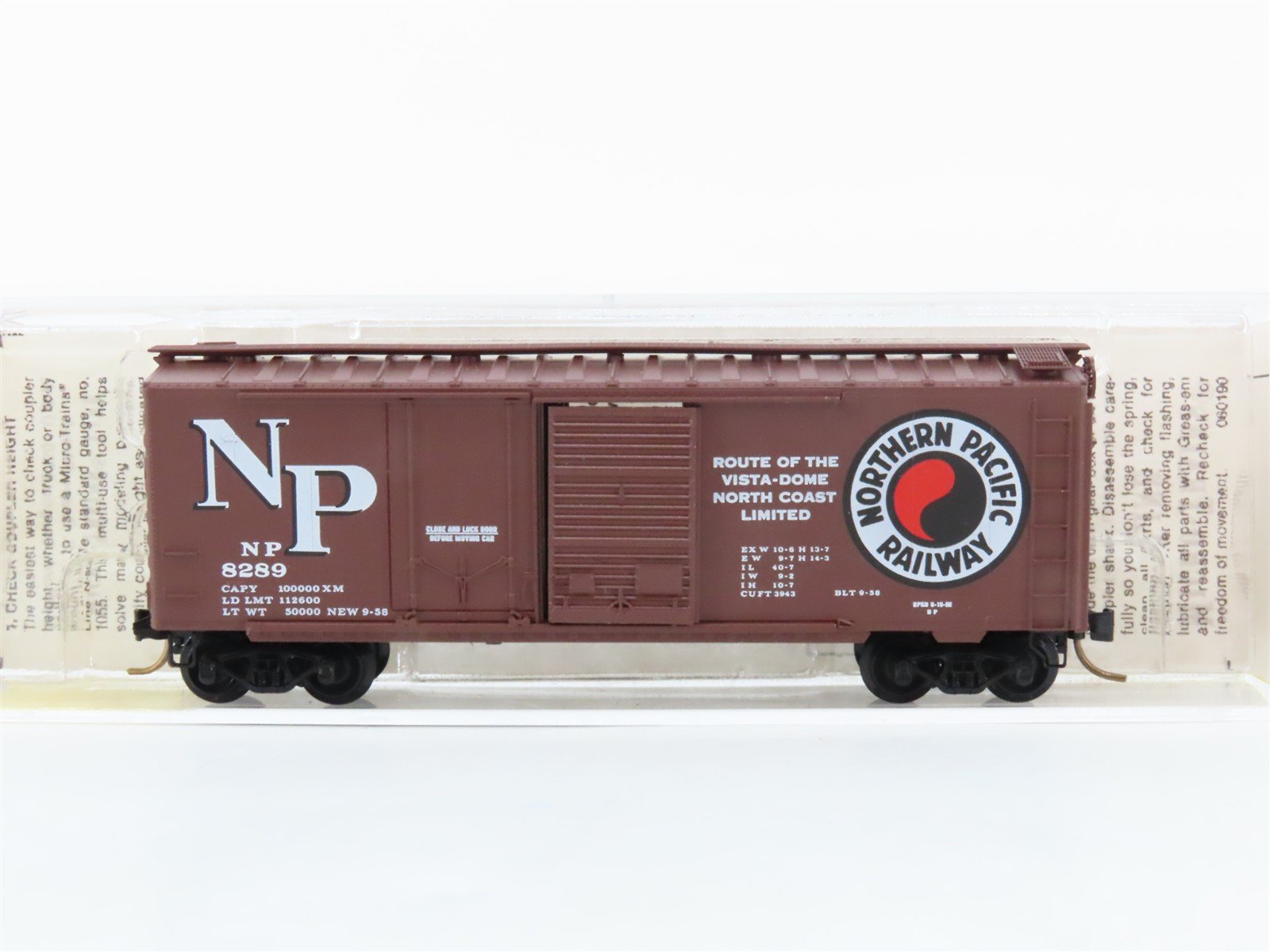 N Scale Micro-Trains 22040 NP Northern Pacific 40' Box Car 8289 RTR