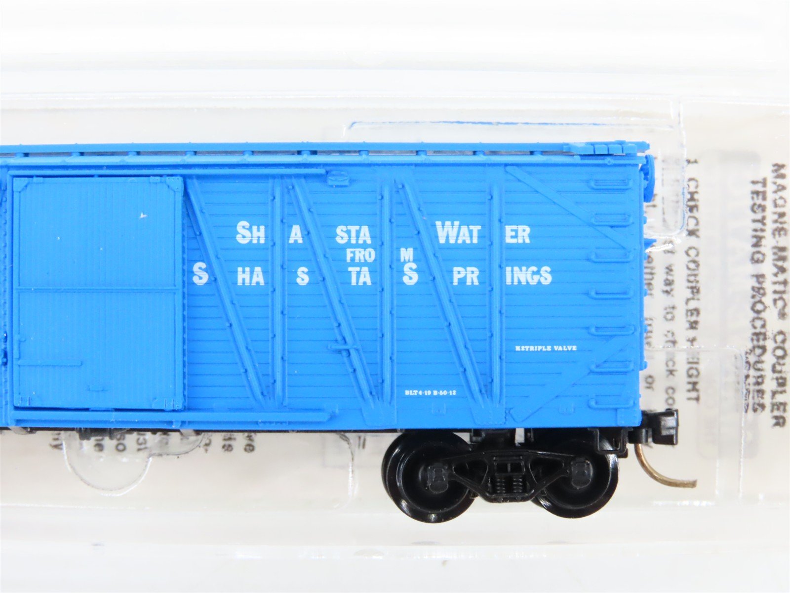N Scale Micro-Trains 28140 SP Southern Pacific 40' Box Car 27172 RTR