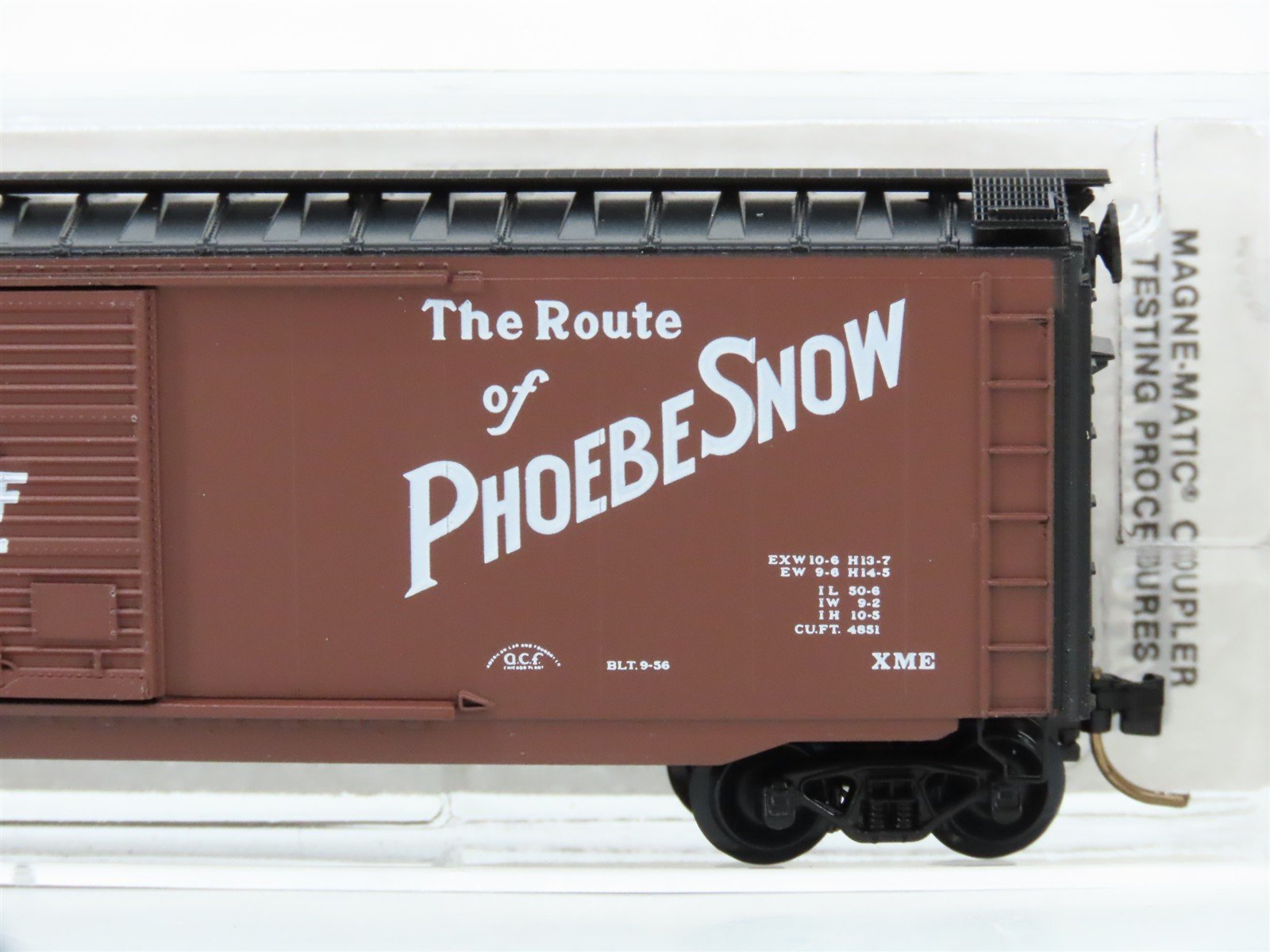 N Scale Micro-Trains 31230 DLW Delaware, Lackawanna & Western 50' Box Car RTR