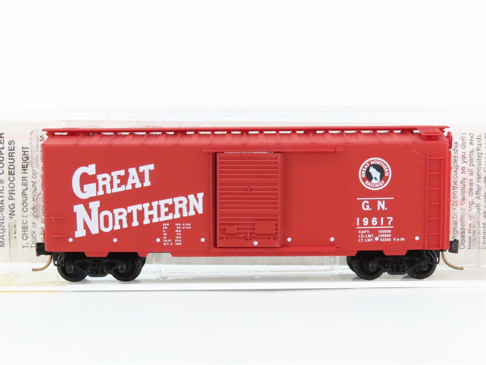 N Scale Micro-Trains 20186 GN Great Northern 40' Box Car 19617 RTR