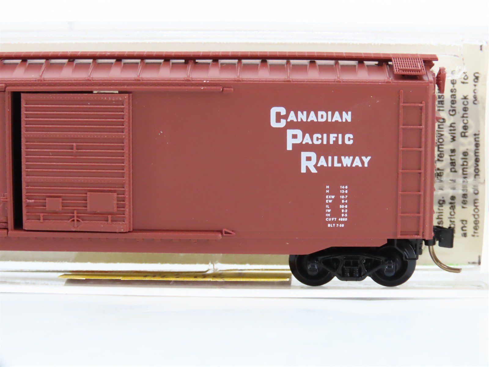 N Scale Micro-Trains 33090 CP Canadian Pacific 40' Box Car 293571 RTR