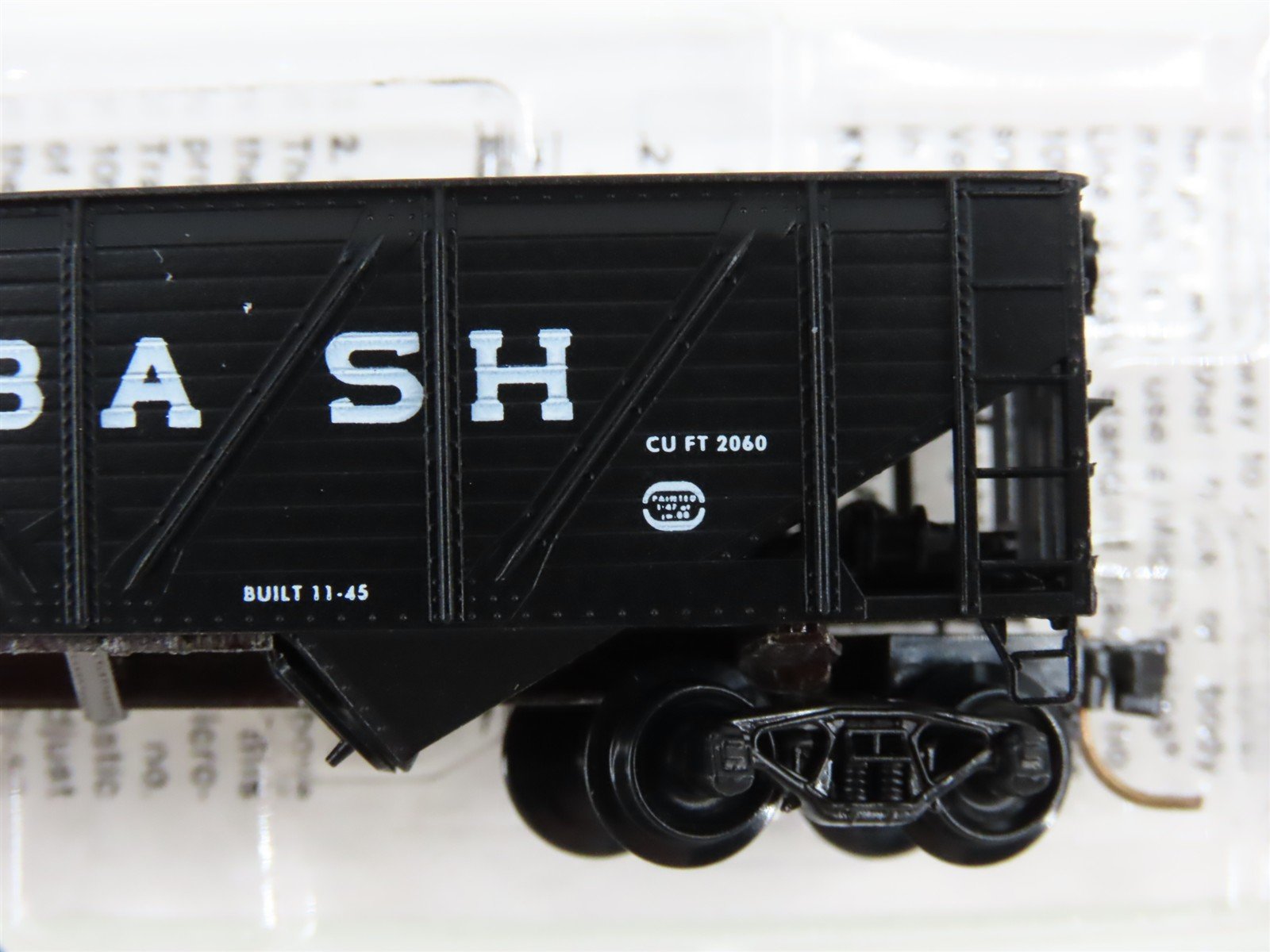 N Scale Micro-Trains 57060 WAB Wabash 33' 2-Bay Hopper 39157 RTR