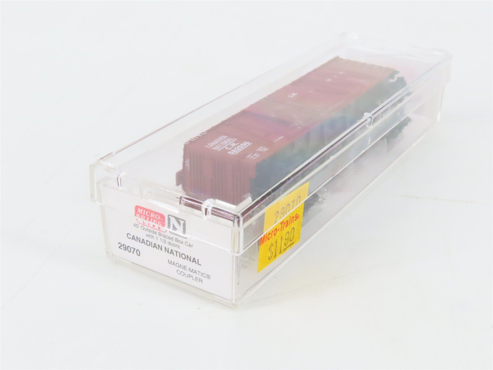 N Scale Micro-Trains 29070 CN Canadian National 40' Outside Braced Box Car RTR