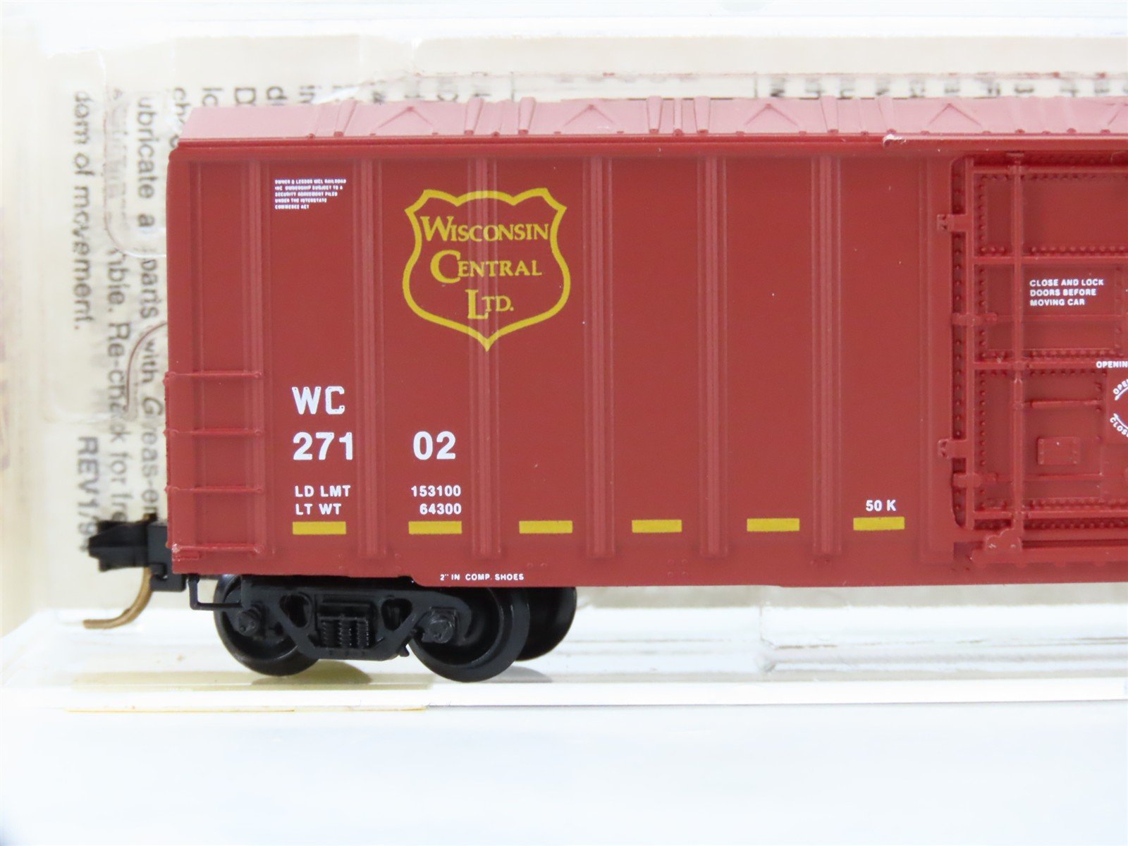 N Scale Micro-Trains 27200 WC Wisconsin Central 50' Box Car 27102 RTR