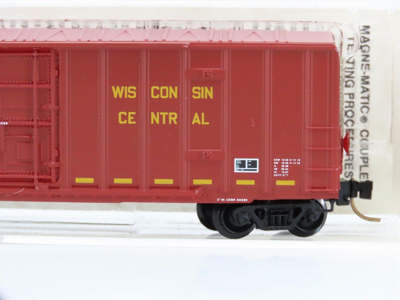 N Scale Micro-Trains 27200 WC Wisconsin Central 50' Box Car 27102 RTR
