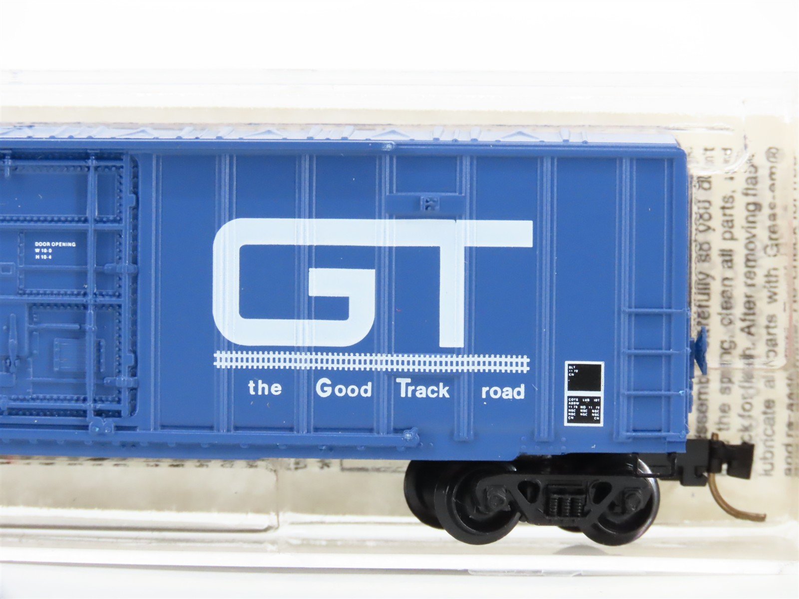 N Scale Micro-Trains 27220 GTW Grand Trunk Western 50' Plug Door Box Car RTR
