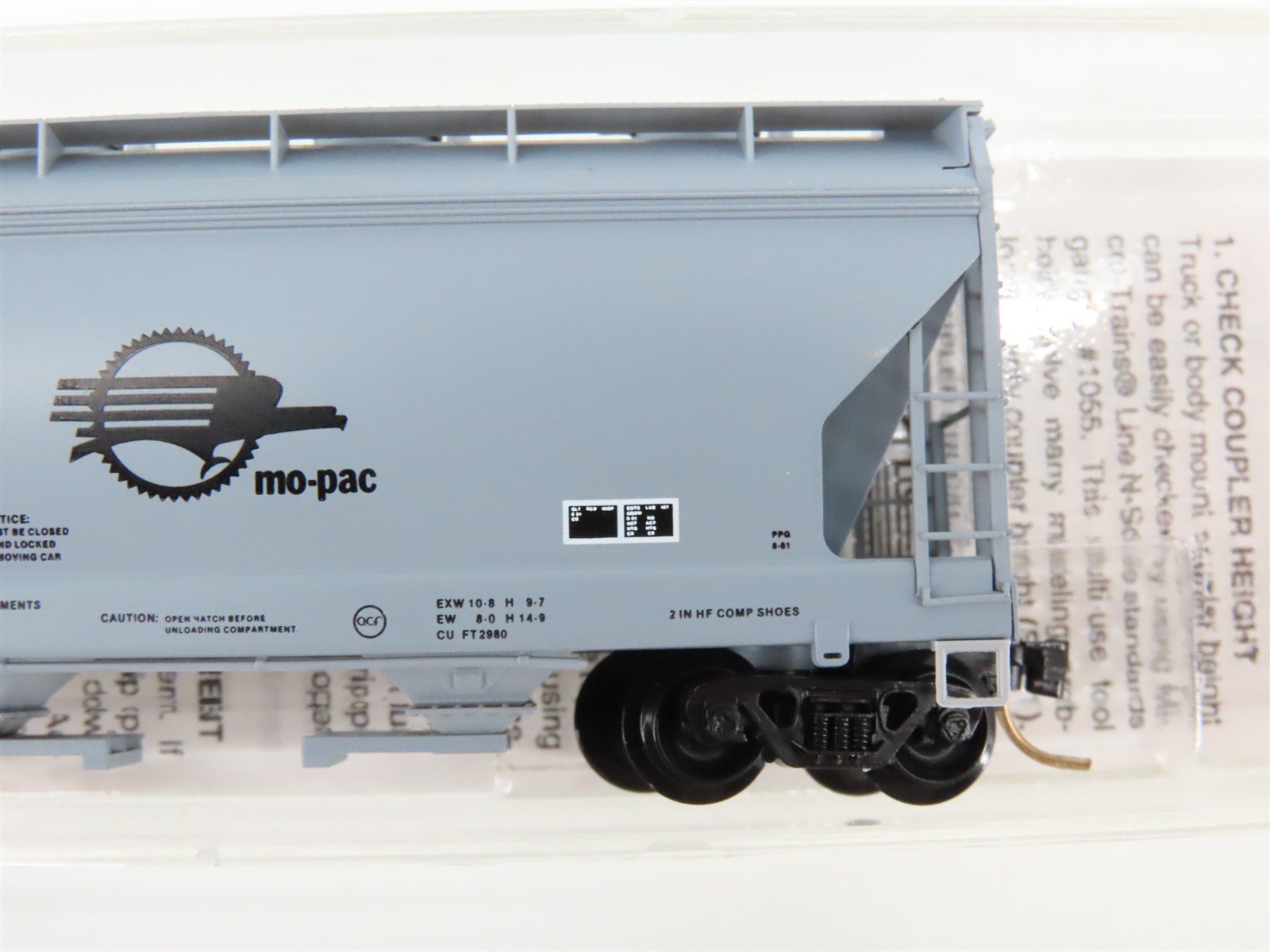 N Scale Micro-Trains 92030 MP Missouri Pacific 2-Bay Covered Hopper 705735 RTR