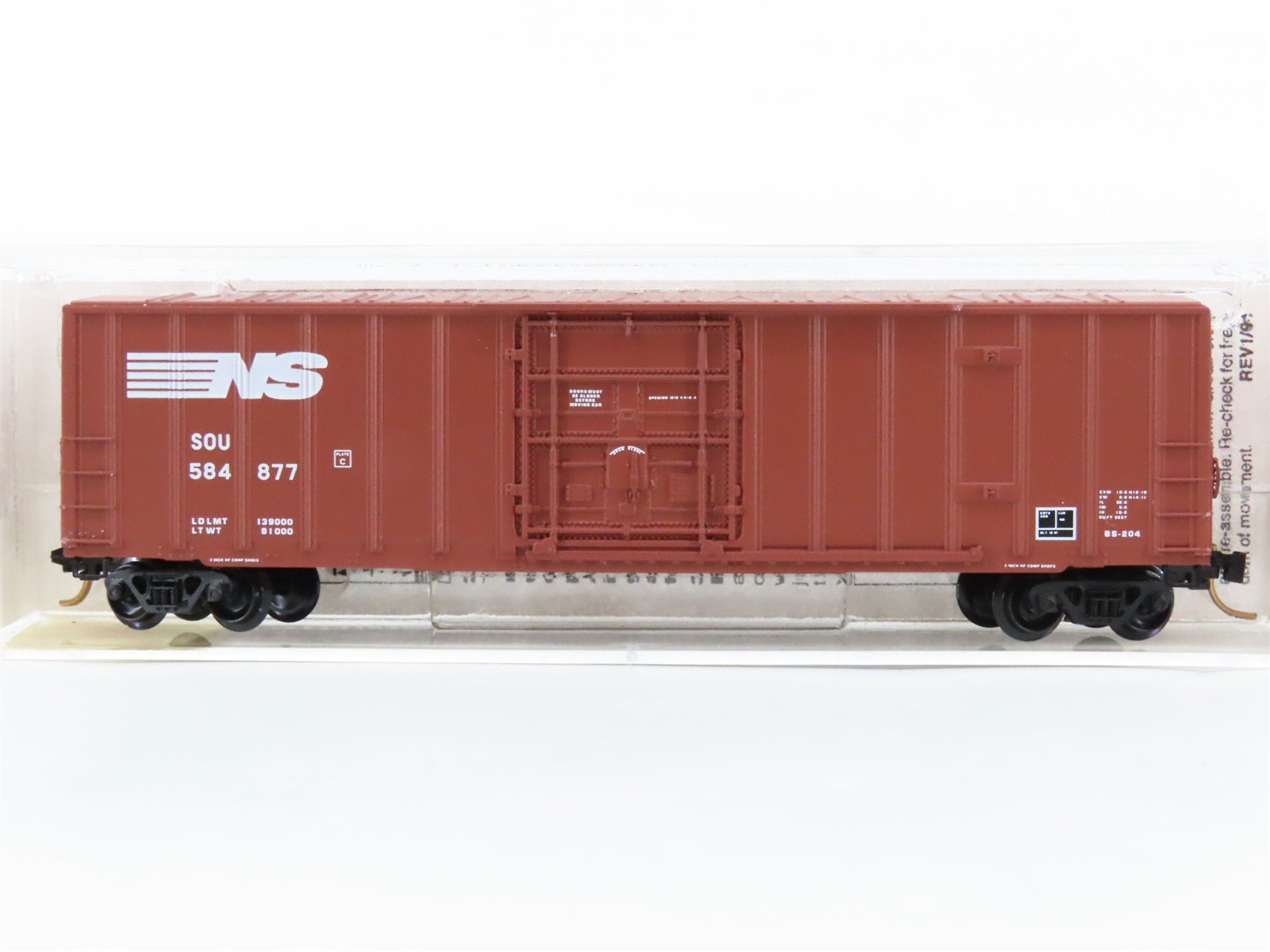 N Scale Micro-Trains 27230 SOU Norfolk Southern 50' Box Car 584877 RTR