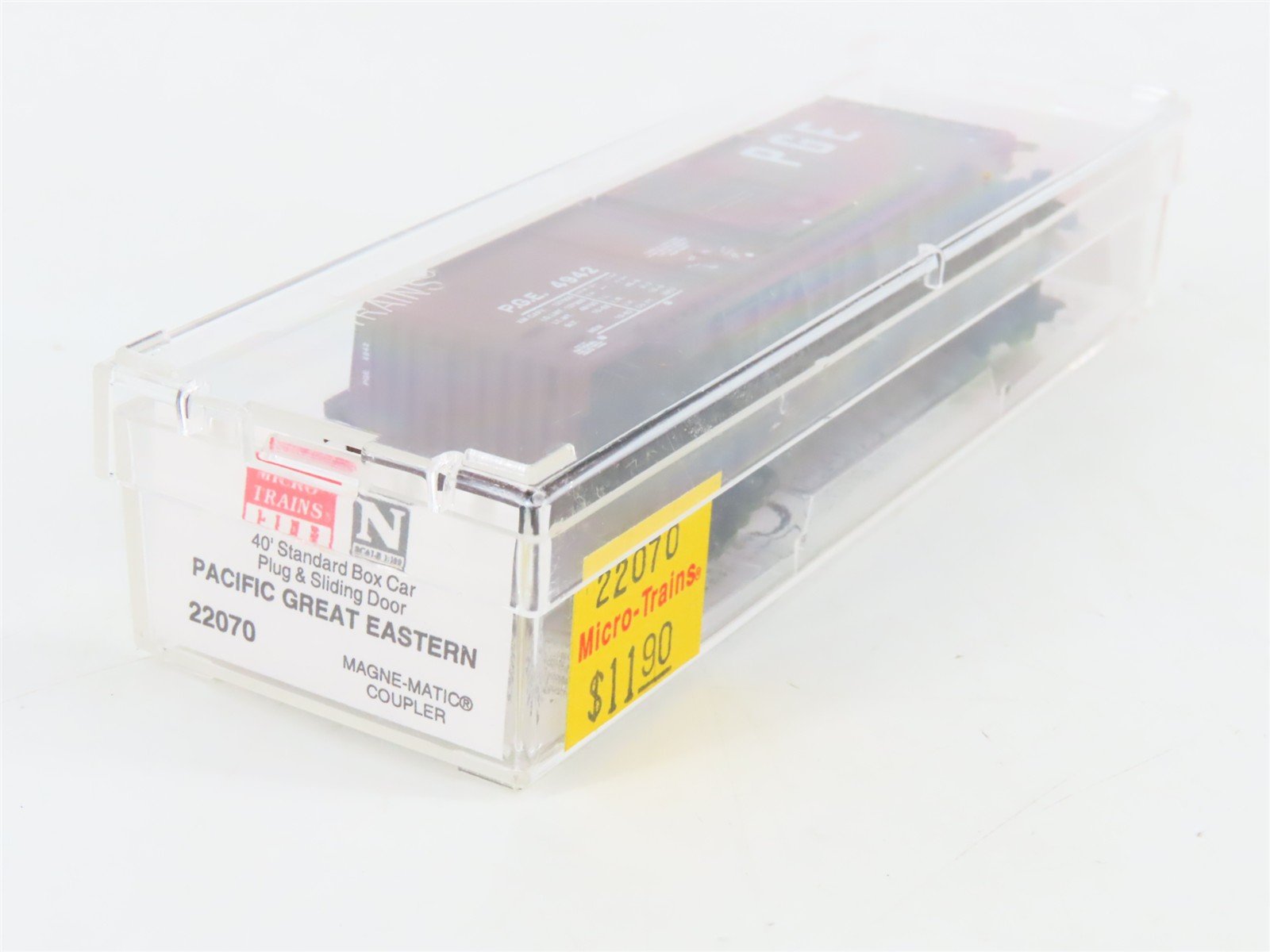 N Scale Micro-Trains 22070 PGE Pacific Great Eastern 40' Box Car 4942 RTR